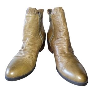 Bueno Connie Slouchy Whimsy Charm Leather Ruched Side Zipper Ankle Boots 37